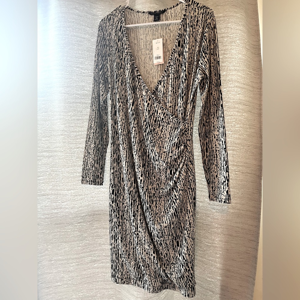 Black and white banana republic dress | size M petite